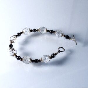 Clear Crystal Faceted Beads With Black & Gold Beads Bracelet 7”